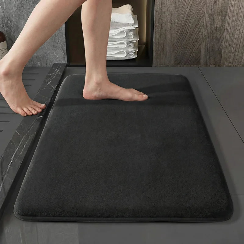Tapis de bain 120 cm absorbant et antidérapant, séchage rapide, idéal pour grande salle de bain et sortie de douche sécurisée.